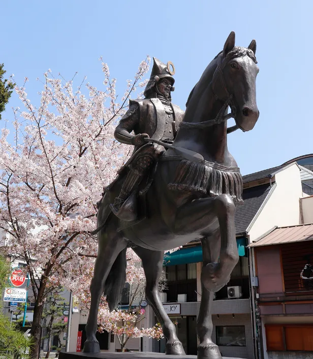 The statue of Kato Yoshiaki